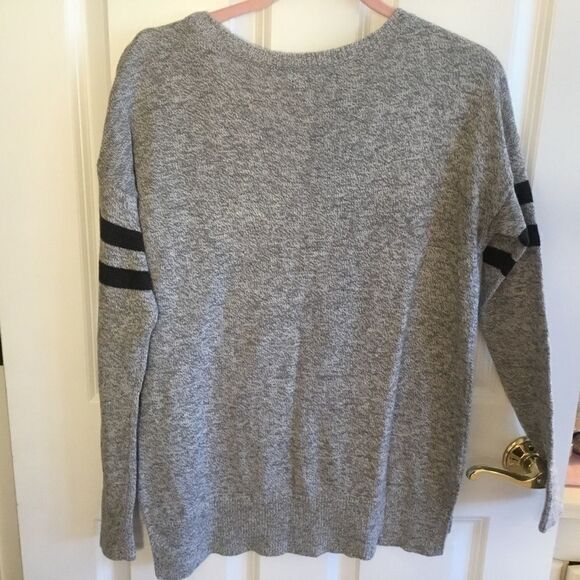 NWOT American Eagle Oversized Grey Sweater - Picture 4 of 9